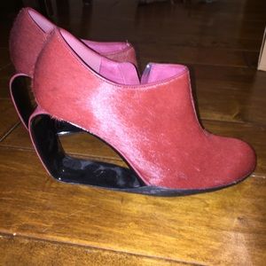 United Nude red cut out heel booties!